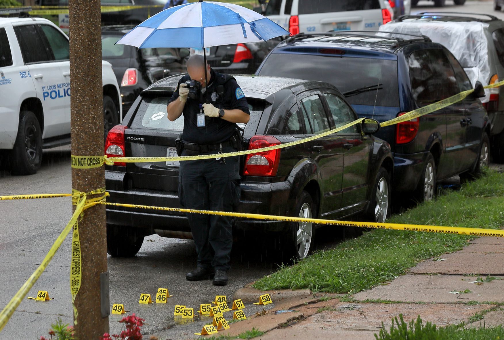 Three people shot in the 4100 block of Dressell Ave